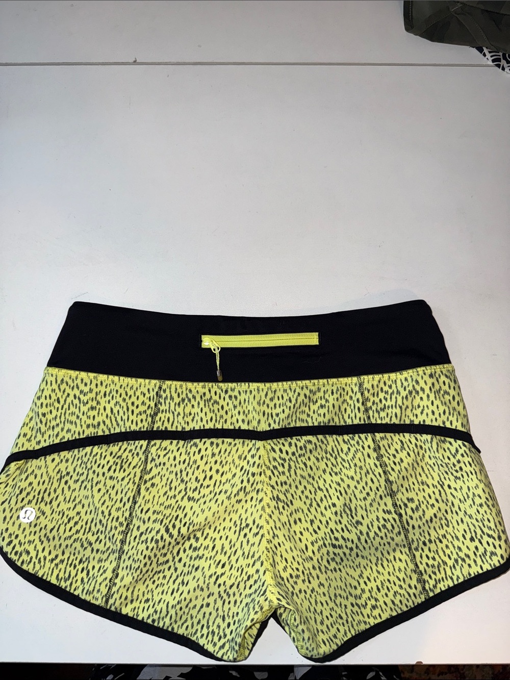 lululemon athletica Yellow and Black Athletic Shorts size 4. 2.5” inseam - Picture 2 of 3